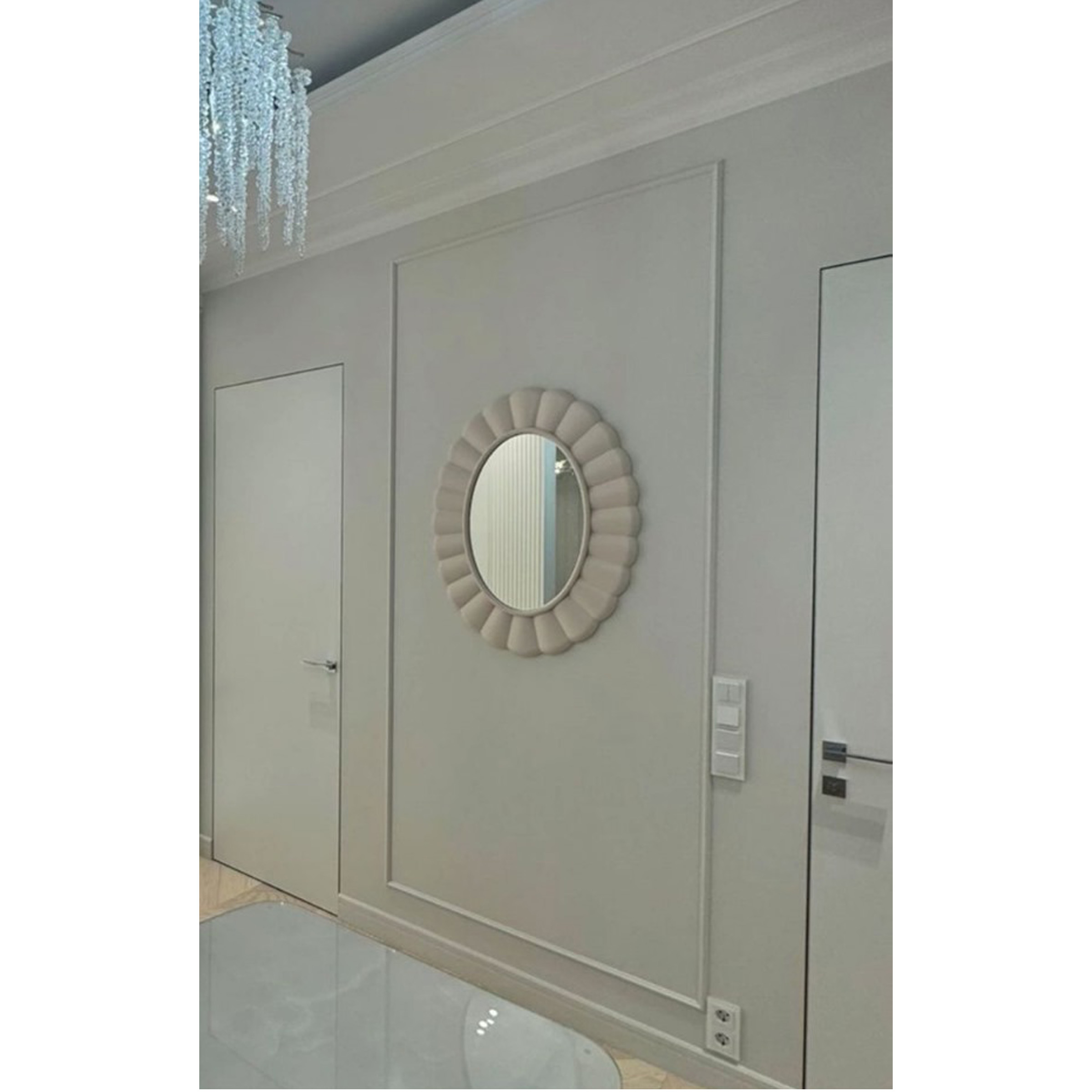 Зеркало в овальной раме